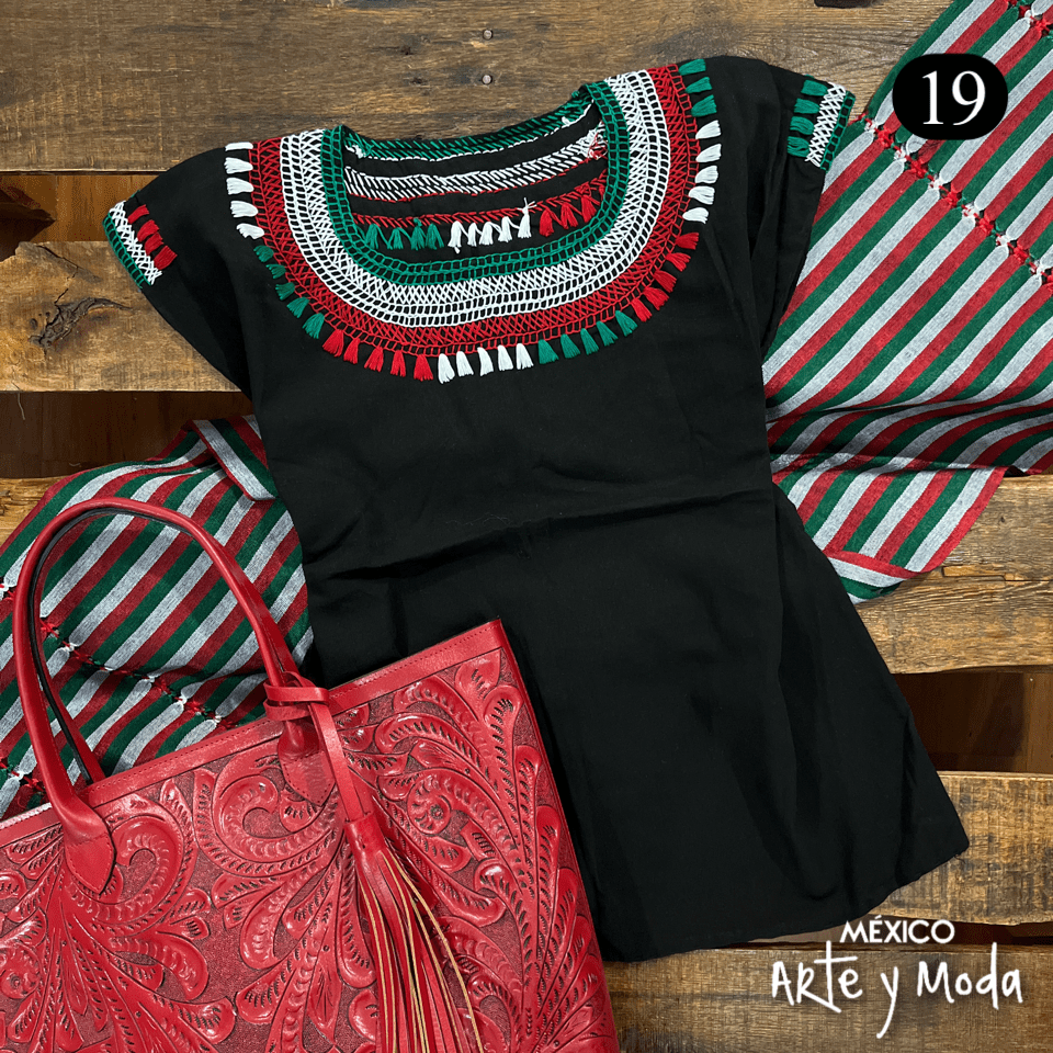 Blusa Chamula Patria - MÉXICO ARTE Y MODA - Blusa Bordada