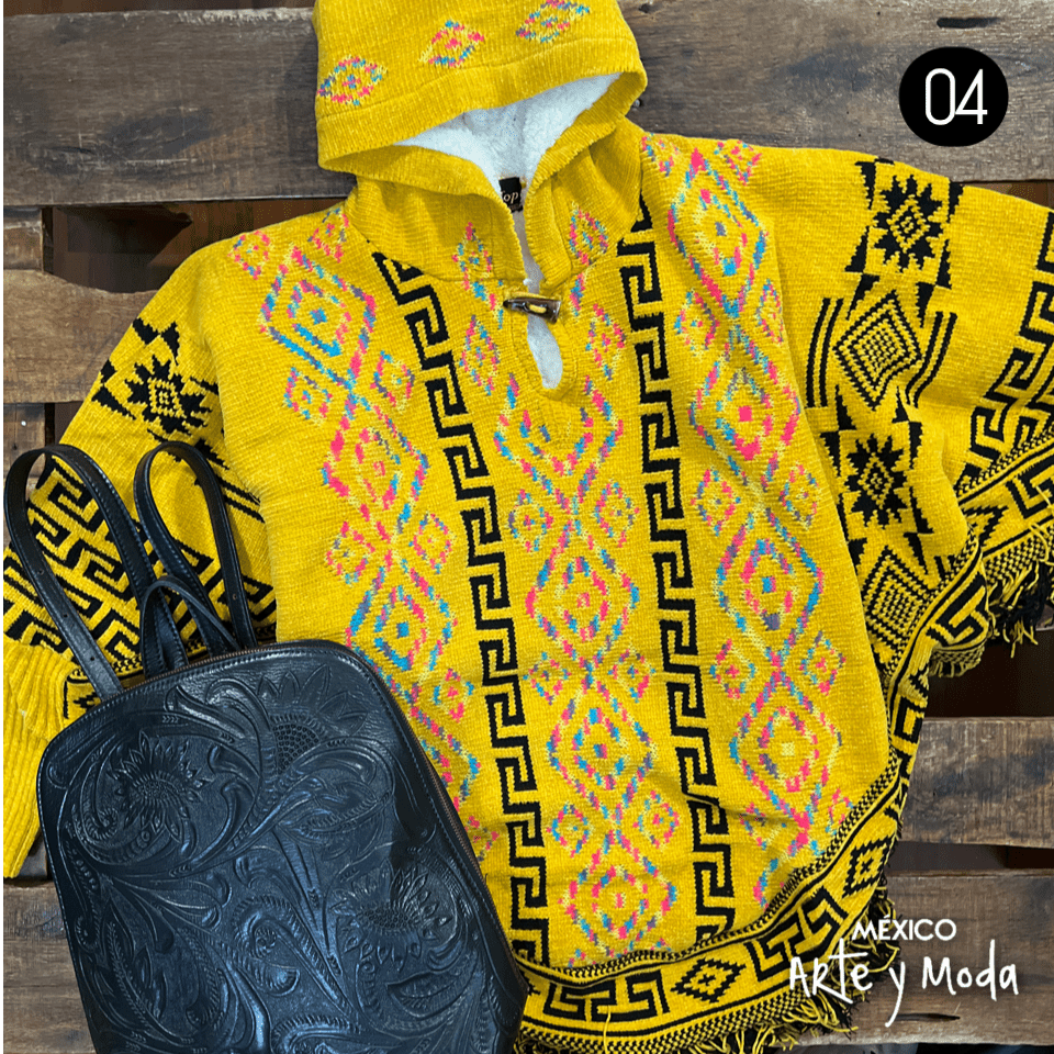 Capa de Punto Borreguillo - MÉXICO ARTE Y MODA - Capa Bordada