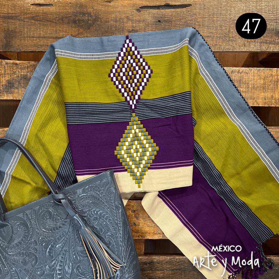 Capa Oxchuc - MÉXICO ARTE Y MODA - Capa Bordada