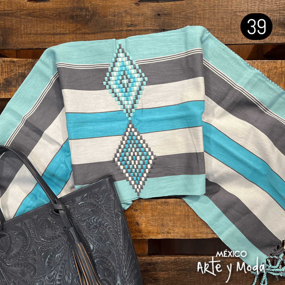 Capa Oxchuc - MÉXICO ARTE Y MODA - Capa Bordada