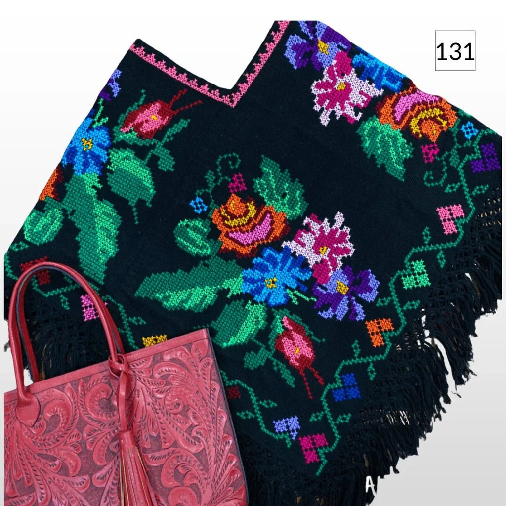 Mañanita Bordada | Quexquemitl - MÉXICO ARTE Y MODA - Mañanita