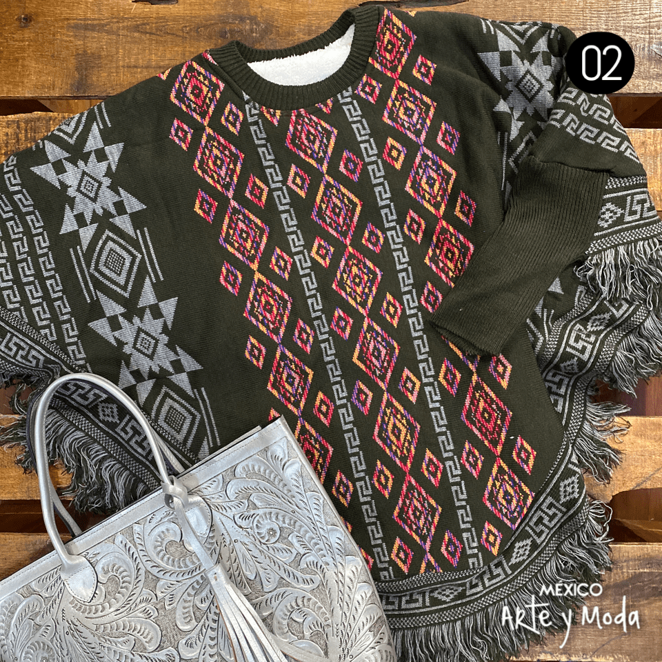 Capa de Punto Borreguillo - MÉXICO ARTE Y MODA - Capa Bordada