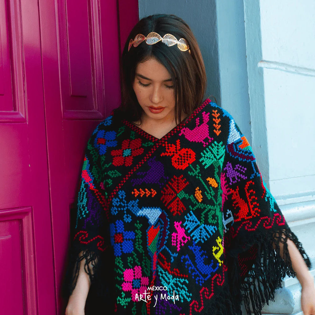 Mañanita Bordada | Quexquemitl - MÉXICO ARTE Y MODA - Mañanita