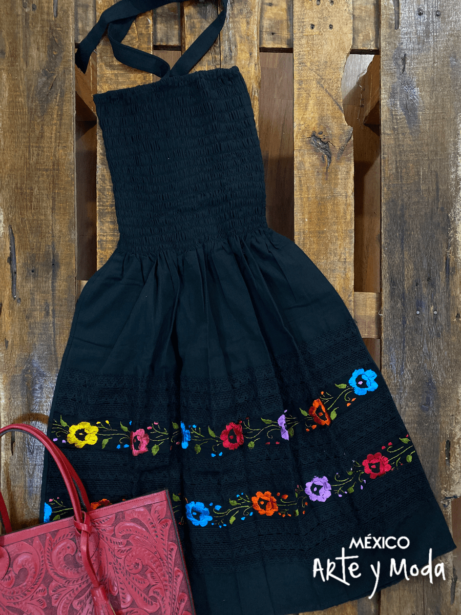 Vestido Campana Halter - MÉXICO ARTE Y MODA - Vestido Bordado