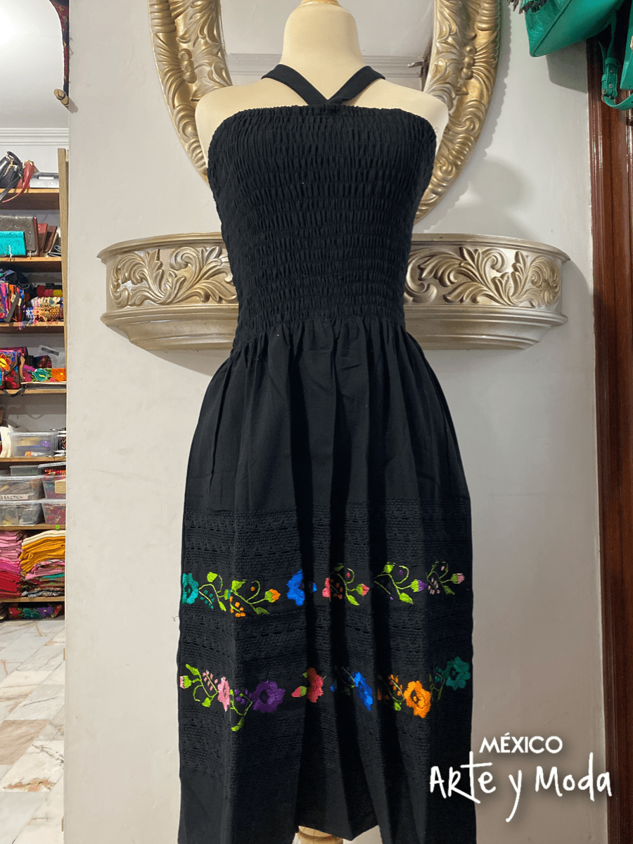 Vestido Campana Halter - MÉXICO ARTE Y MODA - Vestido Bordado