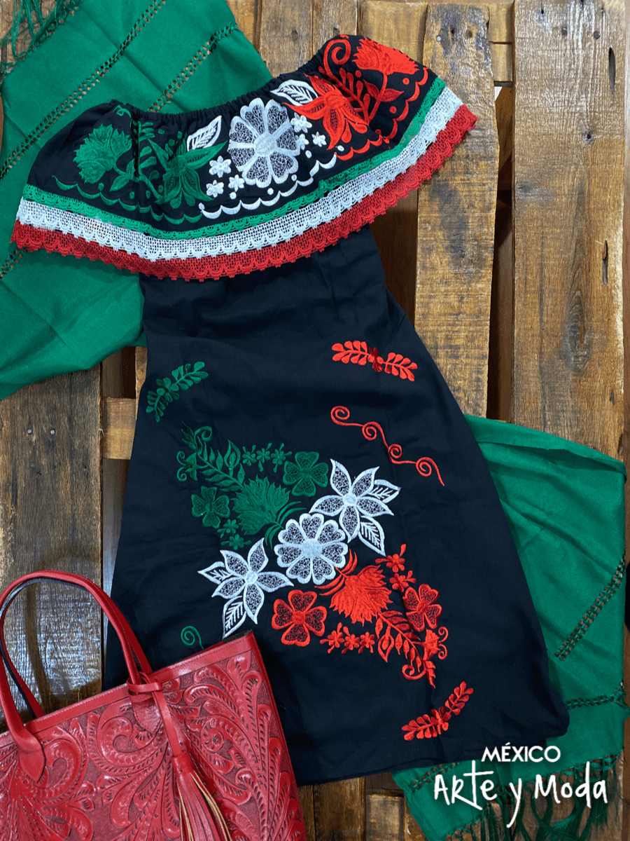 Vestido Kimono Patria - MÉXICO ARTE Y MODA - Vestido Bordado